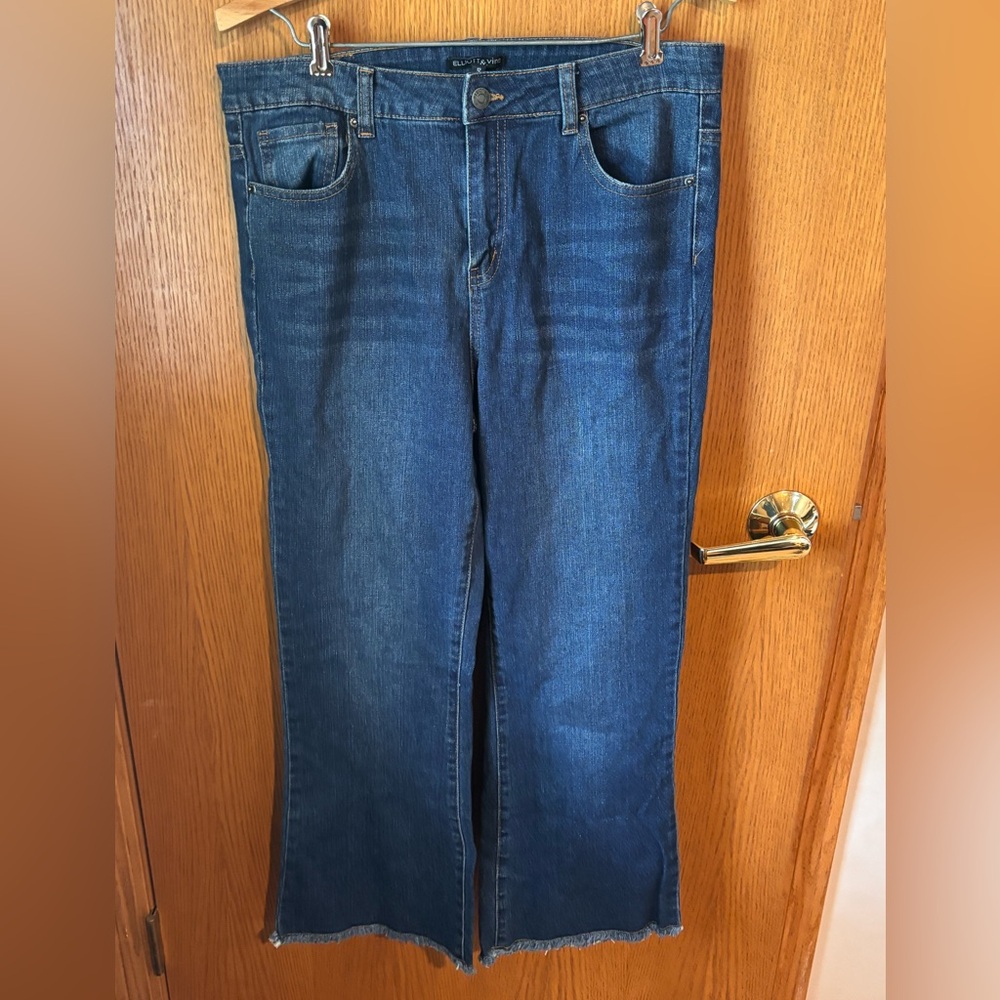 Elliot & Vine Women’s Flare Jeans 12